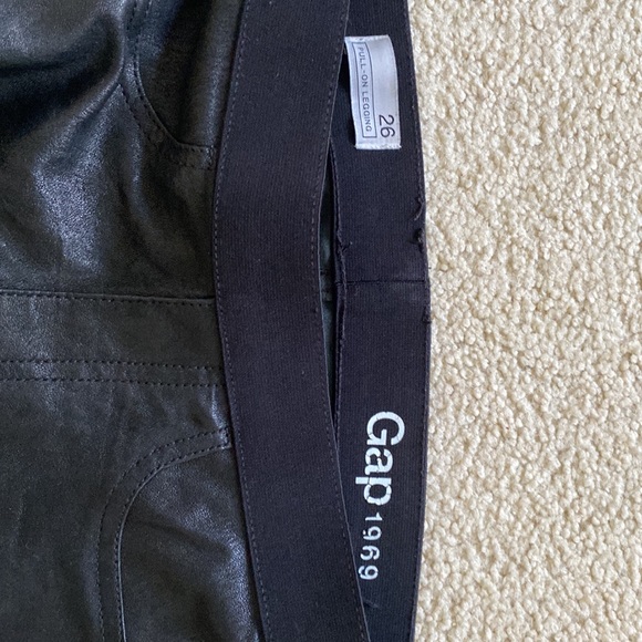 Gap leather skinny jeans size 26 in black only worn twice . Very soft leather . - Picture 9 of 9
